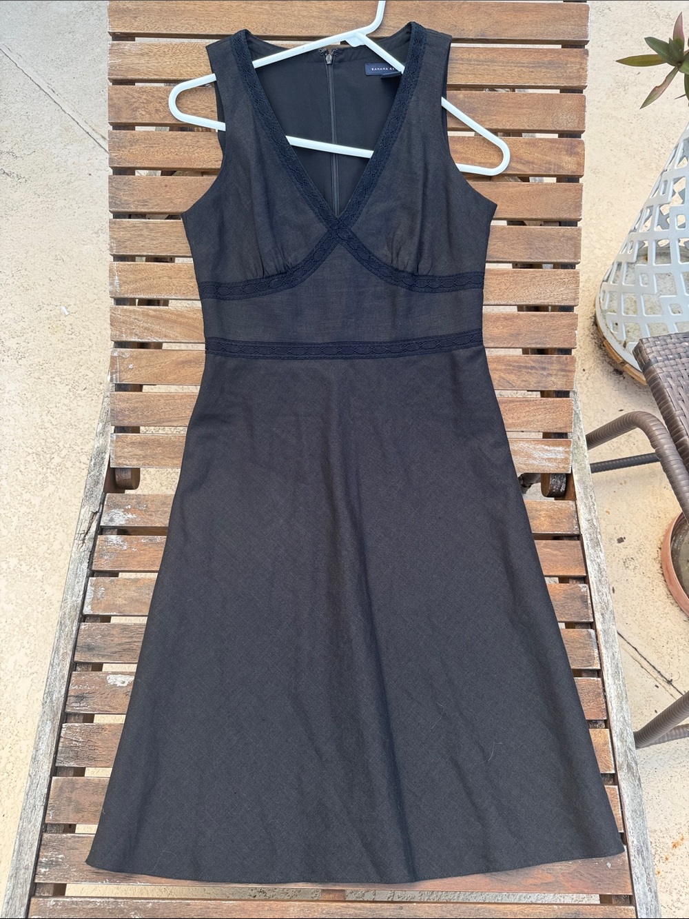 Banana Republic Black Sleeveless Midi Dress